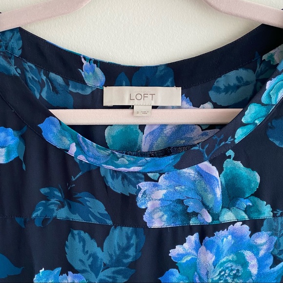 LOFT Icy Blue Floral Blouse Size Small - Picture 2 of 3